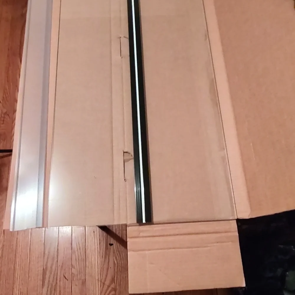 36*18 Aqueon Breeder Hinged Glass Lid Tank.